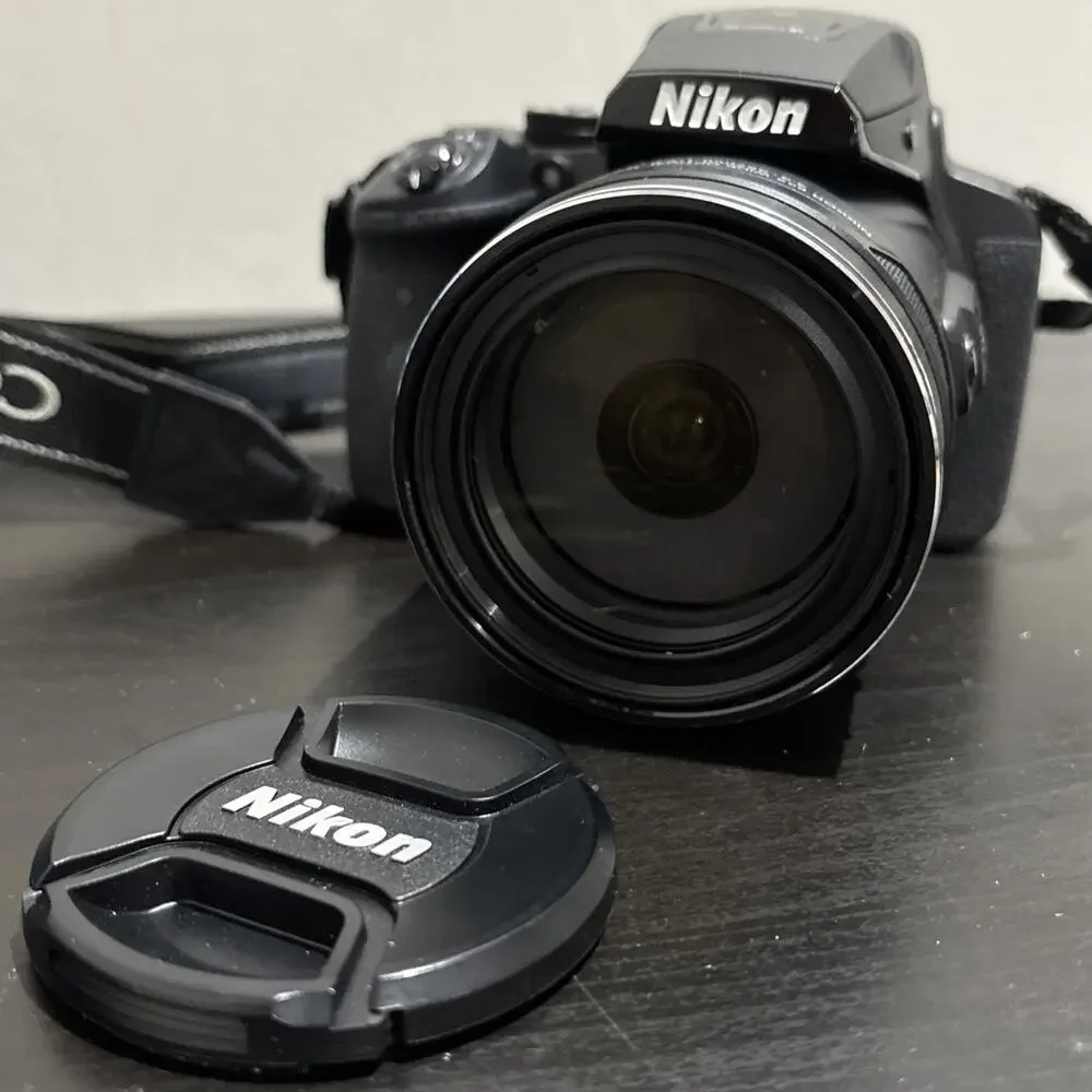 Nikon coolpix P900 Digital Camera 16MP 83x Optical Zoom With Bag & Accessories